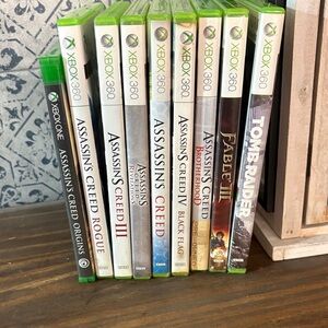 360 Assassin's Creed Game Bundle - Green Cases